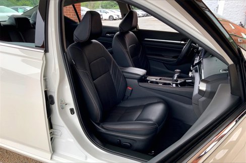 Certified 2024 Nissan Altima 2.5 SR w/ SR Premium Package image 6