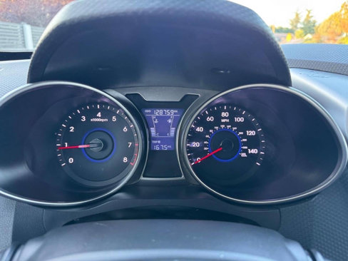 Used 2012 Hyundai Veloster image 13