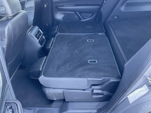 Used 2024 Volkswagen Atlas Cross Sport SE image 38