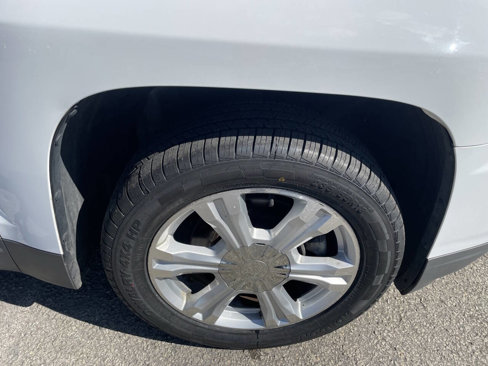 Used 2017 GMC Terrain SLE image 12