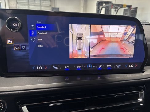 New 2026 Chevrolet Traverse LT w/ Driver Confidence Package image 19