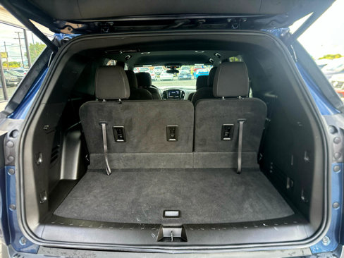 Used 2023 Chevrolet Traverse LT image 16