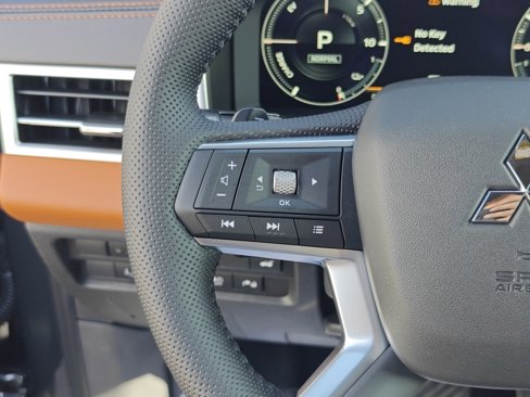 New 2025 Mitsubishi Outlander 4WD Plug-In Hybrid image 15