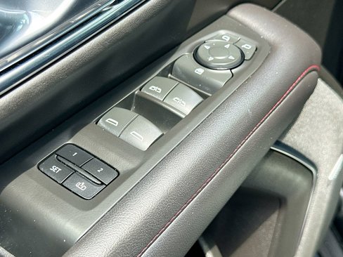 Certified 2023 Chevrolet Suburban RST image 18