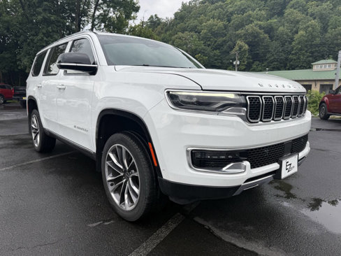 Used 2023 Jeep Wagoneer Series III image 3