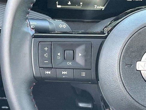 New 2025 Nissan Kicks SR image 8