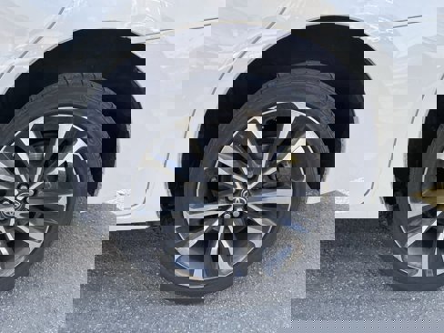 Used 2018 Toyota Corolla LE image 22