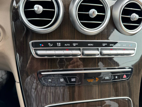 Used 2020 Mercedes-Benz GLC 300 4MATIC image 13