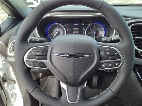 New 2025 Chrysler Voyager LX image 14