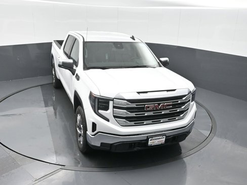 New 2025 GMC Sierra 1500 SLE image 12