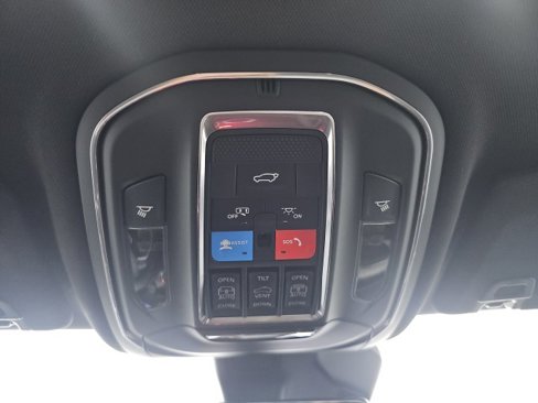 New 2025 Jeep Grand Cherokee Limited w/ Luxury Tech Group II image 31