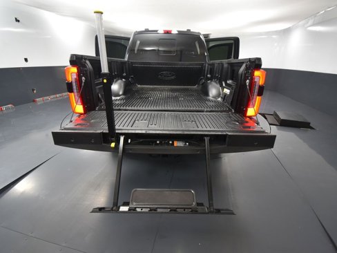 Used 2024 Ford F250 Platinum image 42