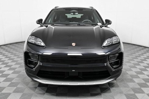 Used 2025 Porsche Macan 4S Electric image 34
