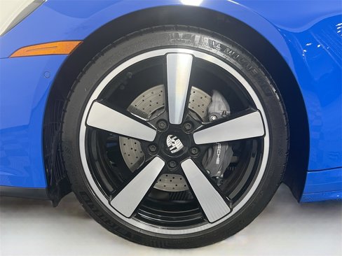 Certified 2025 Porsche 911 Carrera image 32