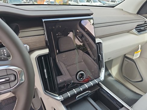 New 2026 GMC Acadia Denali w/ Super Cruise Package image 28