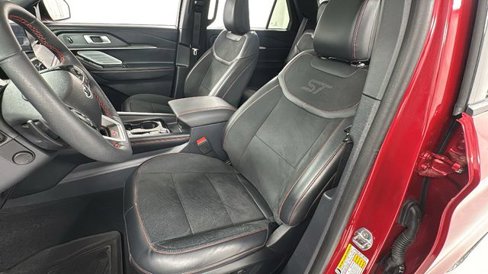 Used 2025 Ford Explorer ST image 10