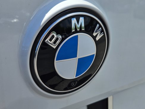 New 2026 BMW iX xDrive60 w/ Premium Package image 19