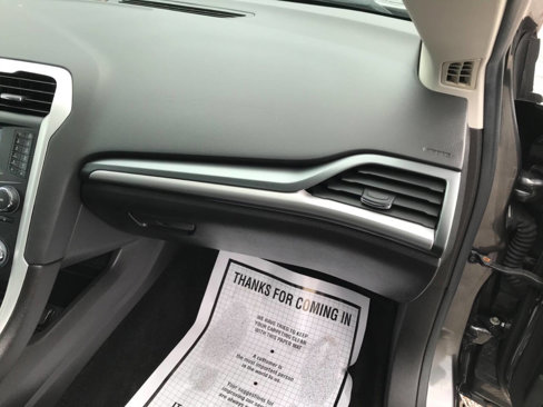 Used 2015 Ford Fusion SE image 30
