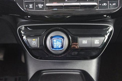 Used 2022 Toyota Prius LE image 19