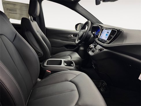 New 2026 Chrysler Pacifica Select image 21