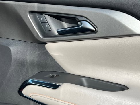 New 2026 Chevrolet Traverse LT image 8