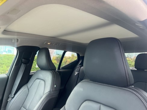 Used 2025 Volvo XC40 B5 Core image 13