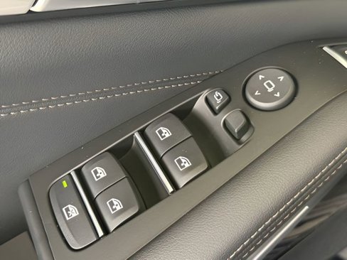Used 2026 BMW X7 xDrive40i w/ M Sport Package image 15