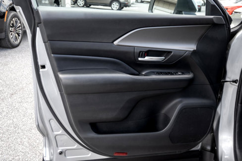Used 2024 Toyota Grand Highlander AWD image 14