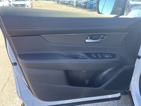 New 2025 Nissan Murano SV image 9