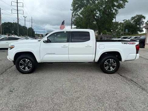 Used 2019 Toyota Tacoma TRD Sport image 9