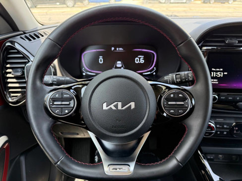Used 2023 Kia Soul GT-Line image 32