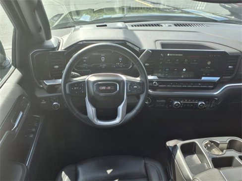 Used 2025 GMC Sierra 1500 SLT image 3