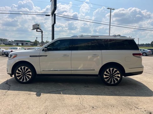 Used 2022 Lincoln Navigator L Reserve image 9