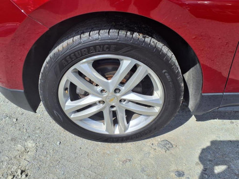 Used 2018 Chevrolet Equinox Premier image 4