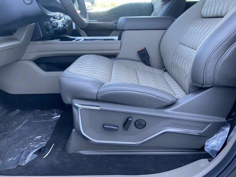 New 2025 Ford F350 Platinum w/ Platinum Plus Package image 16