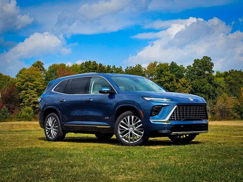 New 2026 Buick Enclave Avenir w/ Super Cruise Package image 2