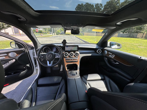 Used 2020 Mercedes-Benz GLC 300 4MATIC image 25