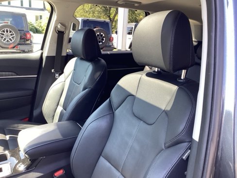 Used 2024 Kia Telluride EX image 25