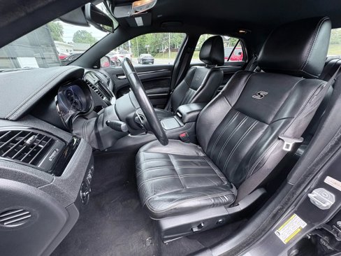 Used 2019 Chrysler 300 S image 12