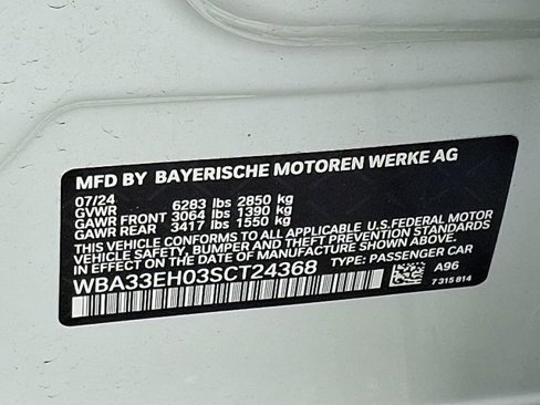 Used 2025 BMW 740i xDrive image 28