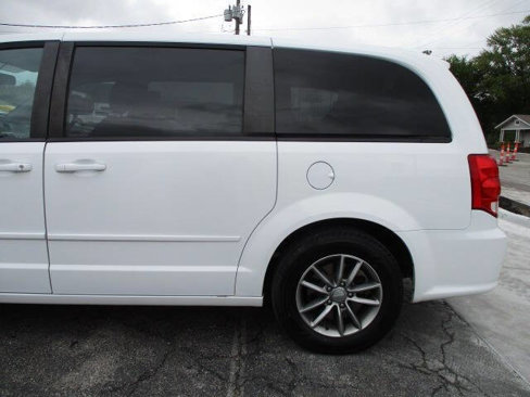 Used 2016 Dodge Grand Caravan SE image 5