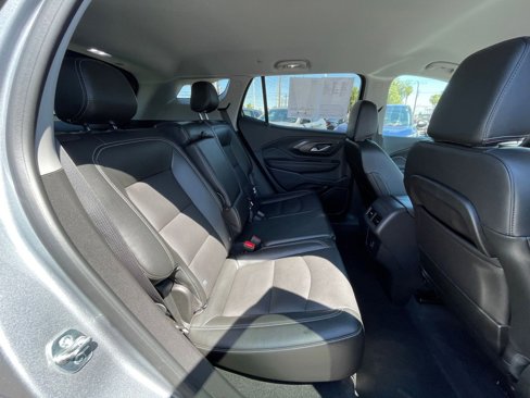 Used 2024 GMC Terrain SLT image 37