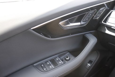 New 2025 Audi Q7 3.0T Prestige image 25