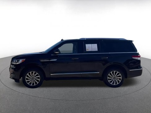 Used 2024 Lincoln Navigator Premiere image 9