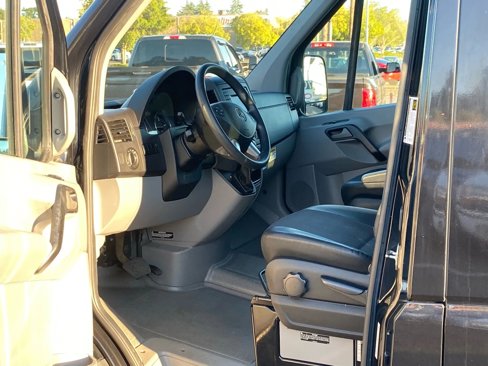 Used 2016 Mercedes-Benz Sprinter 2500 image 10
