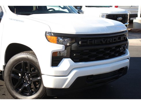 Used 2024 Chevrolet Silverado 1500 Custom image 2