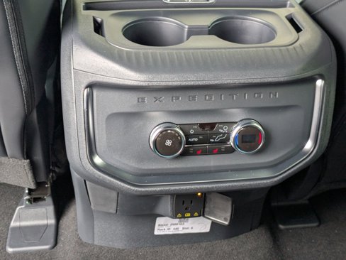 New 2025 Ford Expedition Max Platinum w/ Stealth Appearance Package image 31