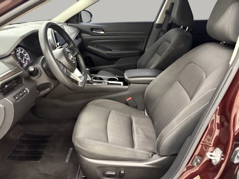 Used 2024 Nissan Altima 2.5 SV image 11