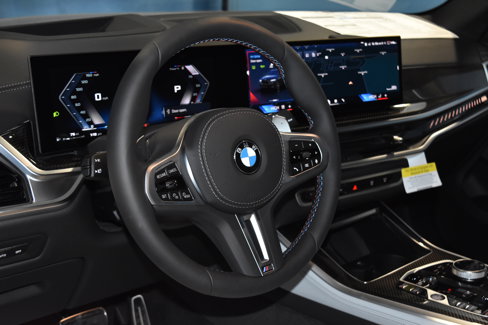 New 2026 BMW X5 M60i image 2