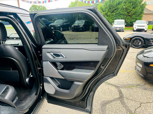 Used 2018 Land Rover Range Rover Velar R-Dynamic SE image 14